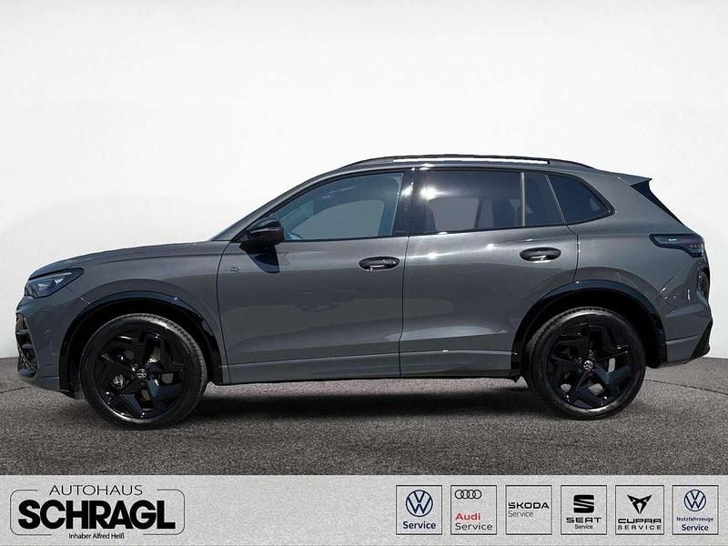 Gebraucht VW Tiguan R-line 193 PS (141 kW) 2024 Delfingrau metallic SUV