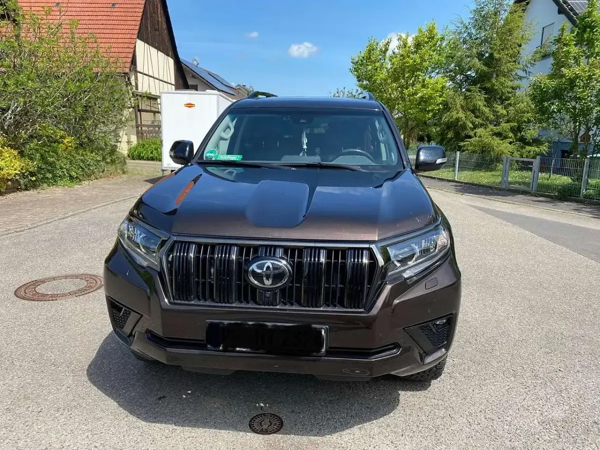 Gebraucht Toyota Land Cruiser TEC-Edition 204 PS (150 kW) 2022 Braun SUV