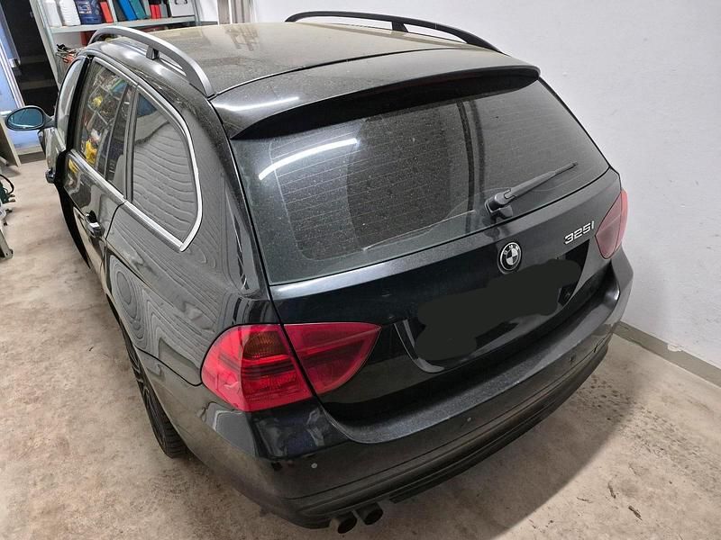 Gebraucht BMW 325 218 PS (160 kW) 2006 Schwarz Kombi