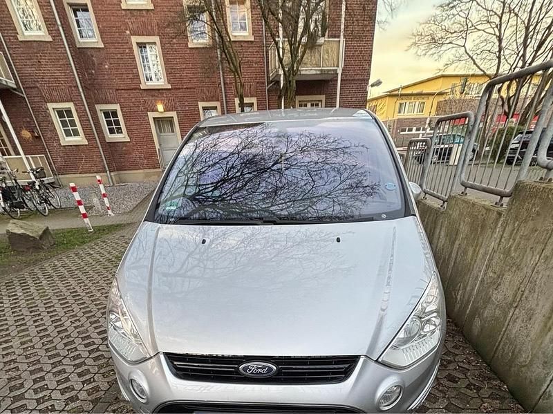 Gebraucht Ford S-MAX S 170 PS (125 kW) 2013 Silber Van / Kleinbus