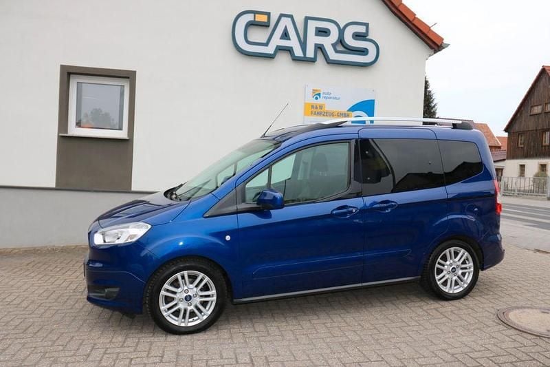 Gebraucht Ford Tourneo Courier Titanium 101 PS (74 kW) 2018 Blau Van / Kleinbus