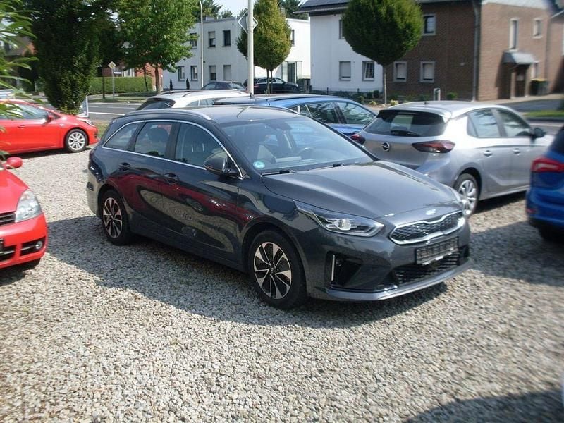 Grau Gebraucht 2020 Kia Ceed Sportswagon Kombi | 17.950 € (Guter Preis) - Bild 1/1