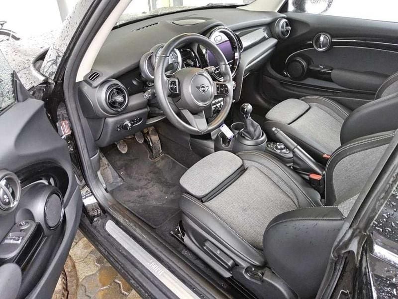 Gebraucht Mini ONE Classic 102 PS (75 kW) 2022 Schwarz Kleinwagen