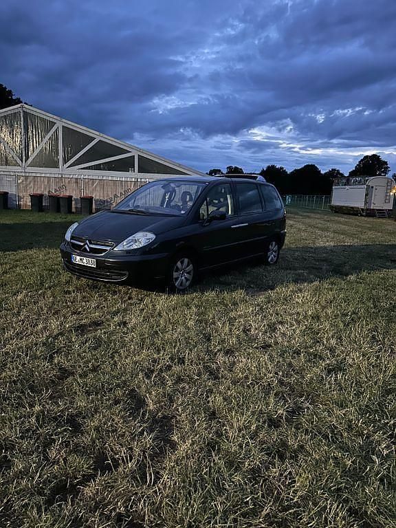 Grau Gebraucht 2006 Citroën C8 Exclusive Van / Kleinbus | 2.500 € (Fairer Preis) - Bild 1/4