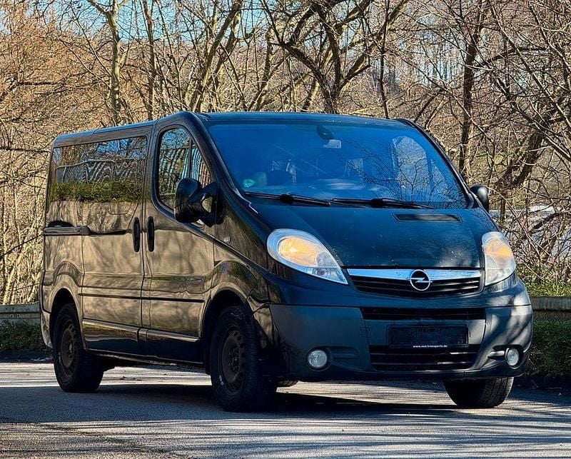 Gebraucht Opel Vivaro Cosmo 114 PS (83 kW) 2013 Schwarz Van / Kleinbus