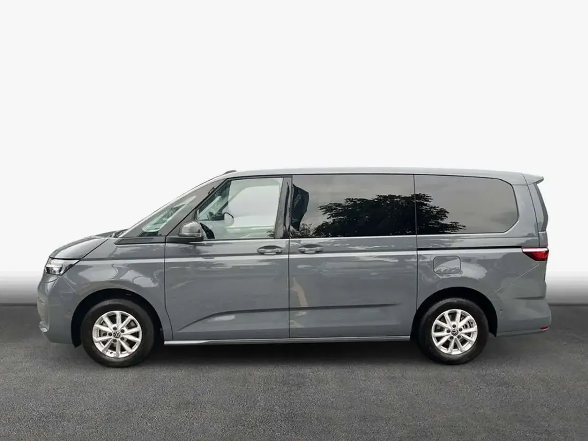 Gebraucht VW Multivan Life 150 PS (110 kW) 2026 Grau Van / Kleinbus