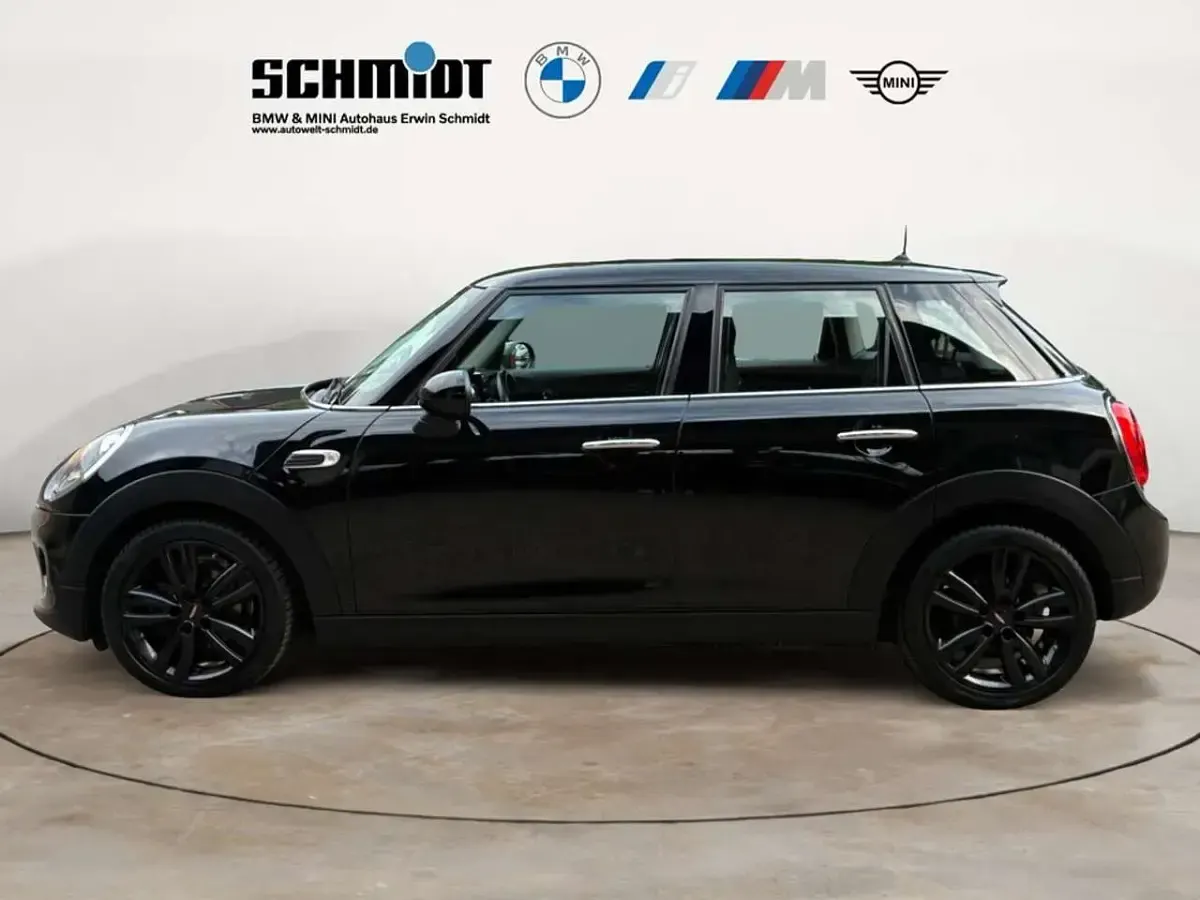 Gebraucht Mini ONE 102 PS (75 kW) 2016 Midnight black metallic Kleinwagen