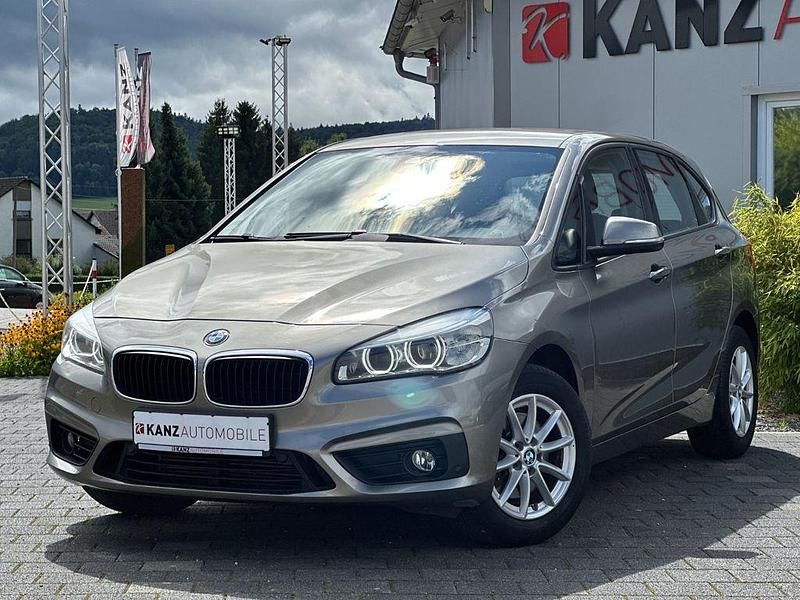 Silber Gebraucht 2015 BMW 220 Active Tourer M Sport Van / Kleinbus | 9.900 € (Guter Preis) - Bild 1/4