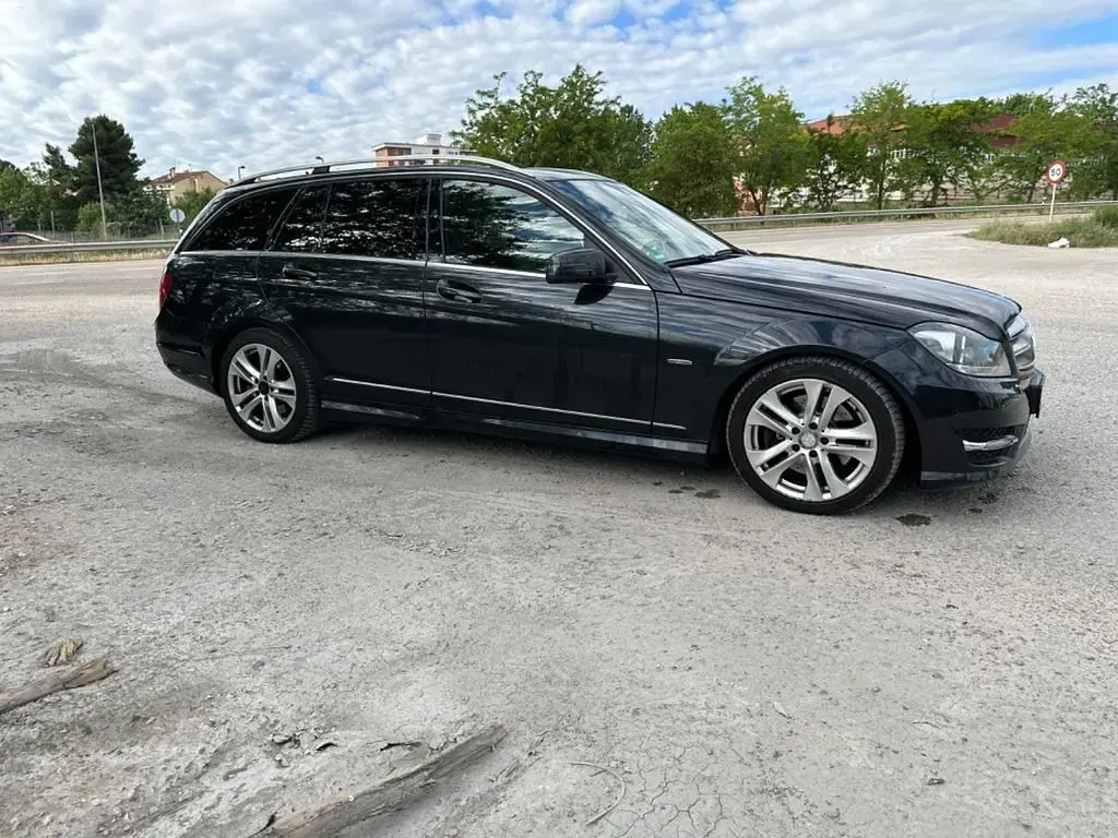 Gebraucht Mercedes C300 AMG line 231 PS (169 kW) 2011 Schwarz Limousine