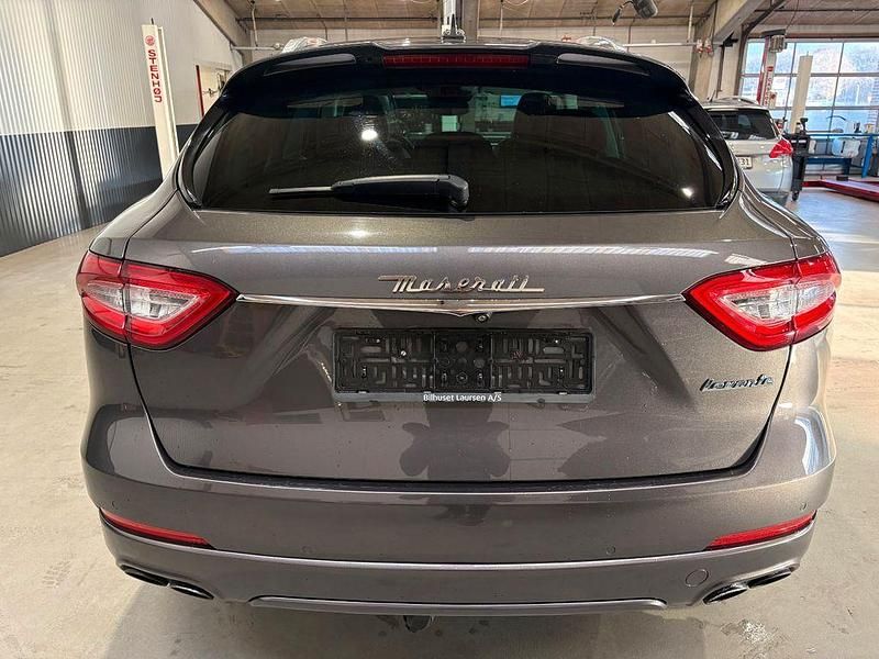Gebraucht Maserati Levante 430 PS (316 kW) 2016 Grau SUV