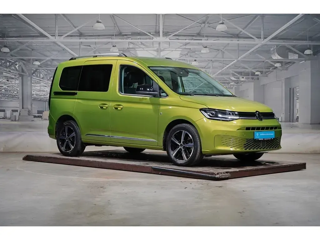 Gebraucht VW Caddy Style 122 PS (89 kW) 2022 Grün Van / Kleinbus