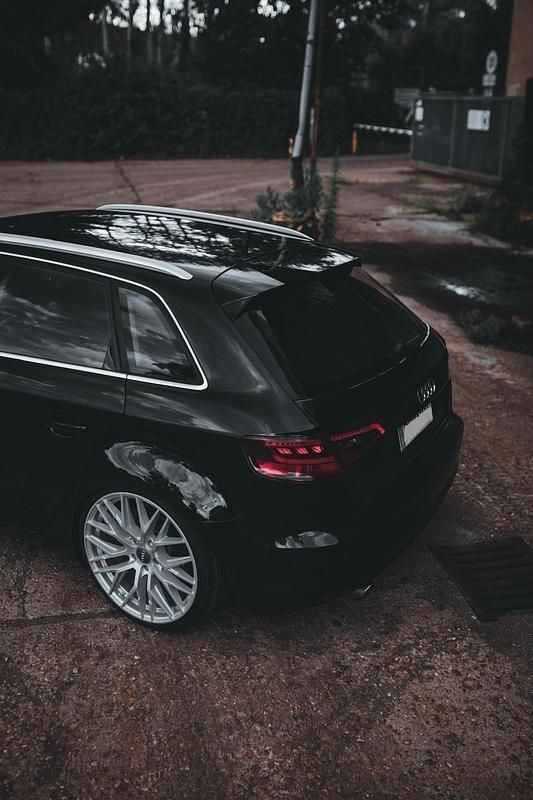 Gebraucht Audi A3 105 PS (77 kW) 2014 Schwarz Kleinwagen