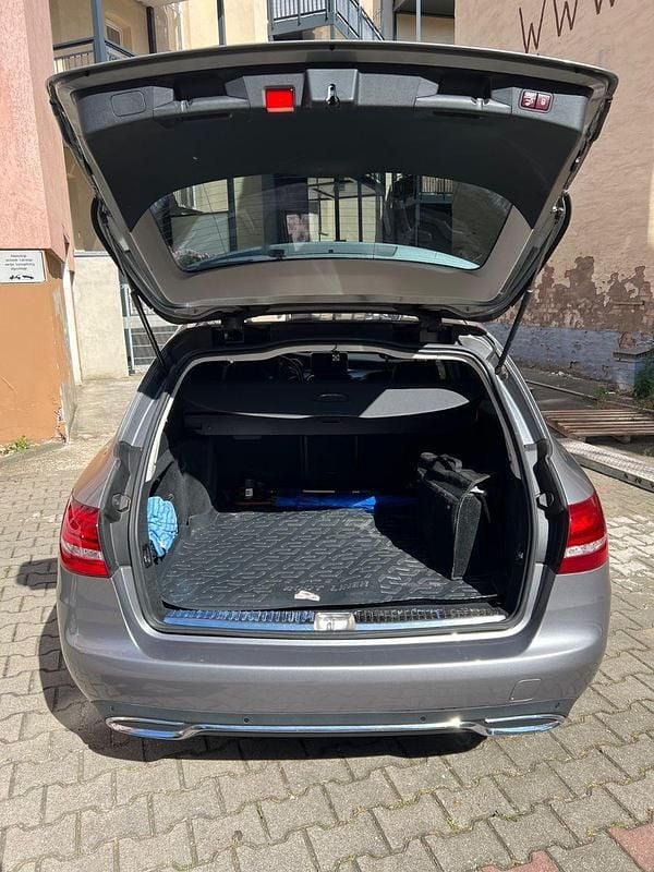 Gebraucht Mercedes C250 Avantgarde 204 PS (150 kW) 2016 Grau Kombi