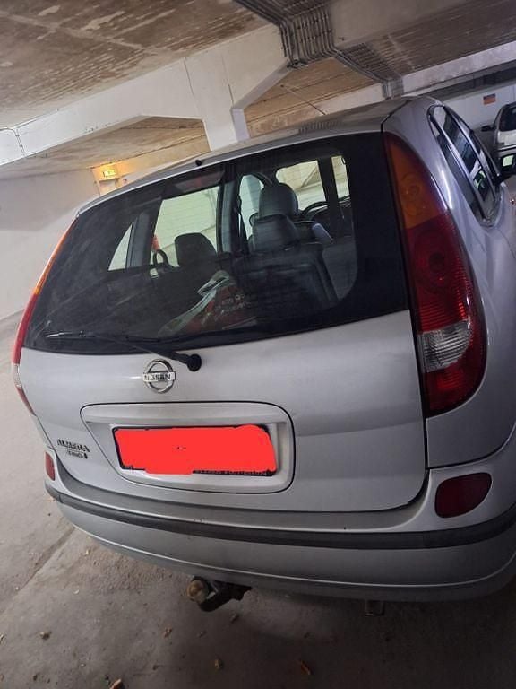Gebraucht Nissan Almera Tino Acenta+ 116 PS (85 kW) 2004 Silber Van / Kleinbus