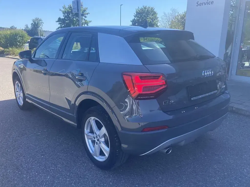 Gebraucht Audi Q2 Sport 116 PS (85 kW) 2019 Grau SUV