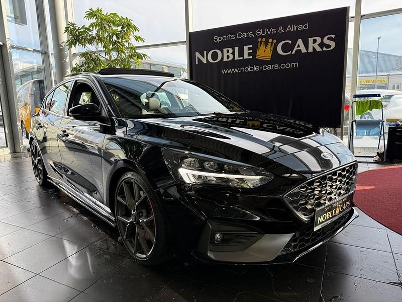 Shadow black Gebraucht 2019 Ford Focus ST Limousine | 19.990 € (Fairer Preis) - Bild 1/4
