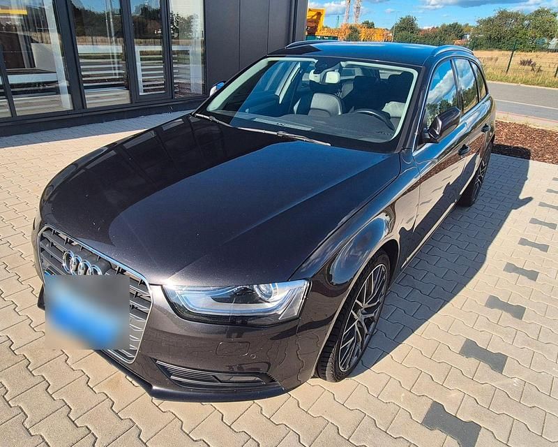 Grau Gebraucht 2014 Audi A4 Ambition Kombi | 12.900 € (Fairer Preis) - Bild 1/4