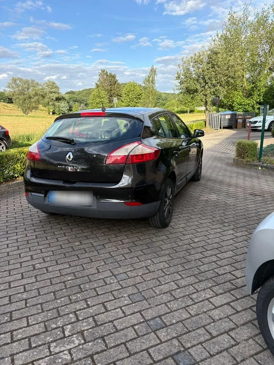 Gebraucht Renault Mégane Dynamique 106 PS (77 kW) 2009 Schwarz Limousine