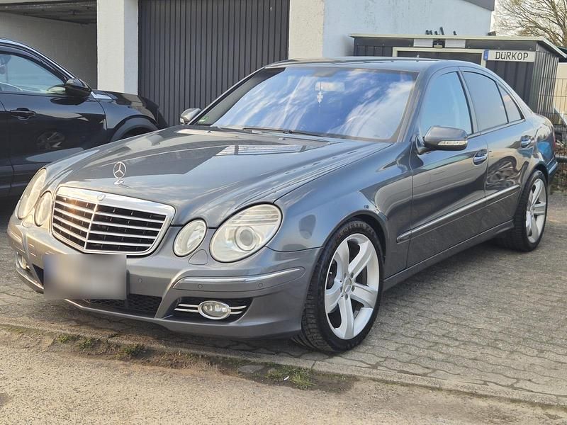 Usata Mercedes E280 190 CV (139 kW) 2009 Grigio Berlina