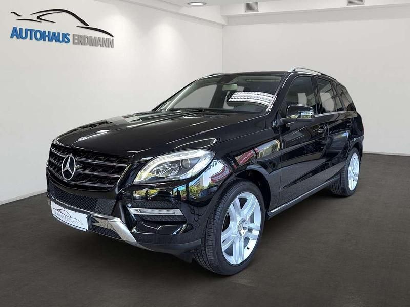 Obsidianschwarz metalliclack Gebraucht 2012 Mercedes ML350 SUV | 29.480 € (Teuer) - Bild 1/3