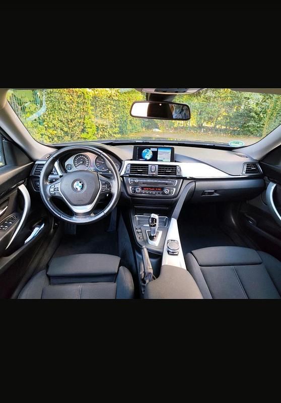Gebraucht BMW 320 183 PS (134 kW) 2013 Andere farben Limousine