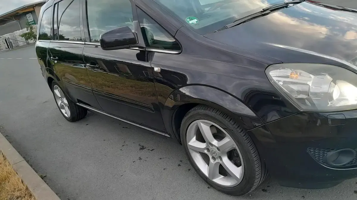 Gebraucht Opel Zafira 150 PS (110 kW) 2010 Schwarz Van / Kleinbus