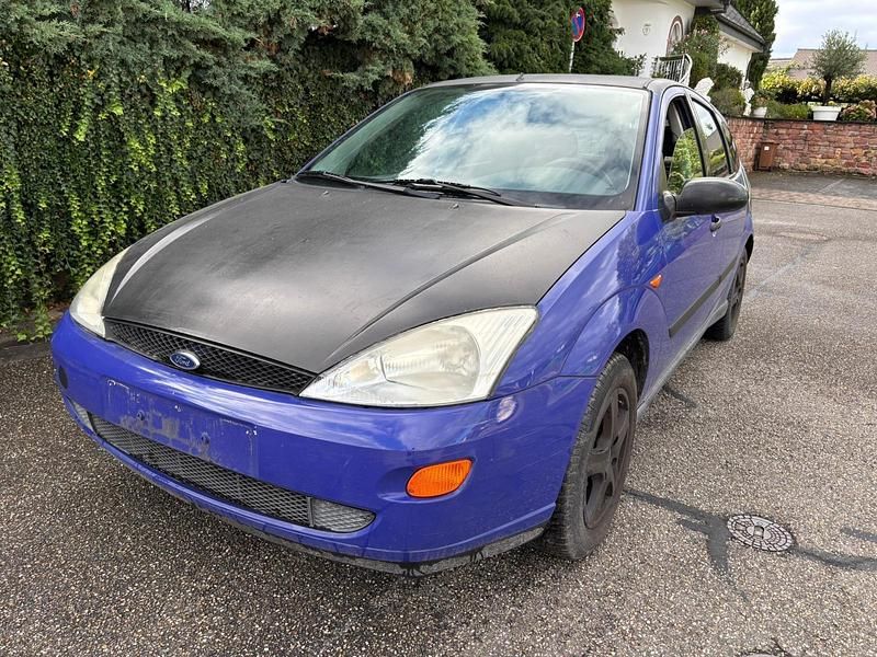 Blau Gebraucht 1999 Ford Focus Limousine | 999 € (Guter Preis) - Bild 1/4