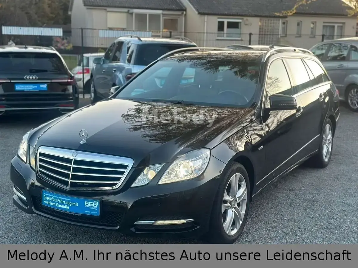 Gebraucht Mercedes E250 Avantgarde 204 PS (150 kW) 2012 Schwarz Limousine
