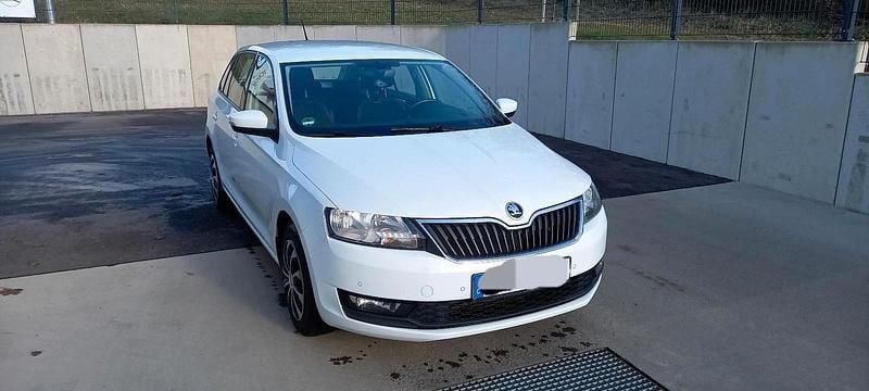 Weiß Gebraucht 2019 Skoda Rapid Kleinwagen | 7.800 € (Fairer Preis) - Bild 1/4