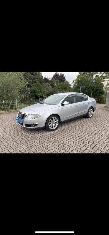 Silber Gebraucht 2007 VW Passat Limousine | 2.500 € (Fairer Preis) - Bild 1/4