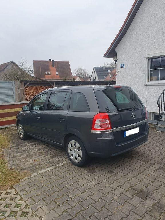 Gebraucht Opel Zafira 110 PS (80 kW) 2014 Grau Van / Kleinbus