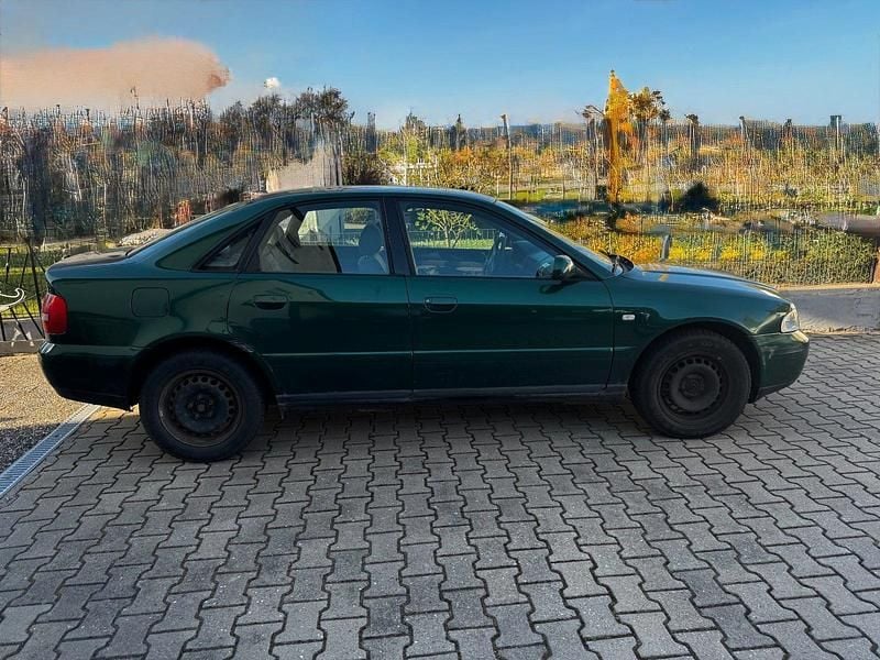 Gebraucht Audi A4 105 PS (77 kW) 1999 Grün Limousine