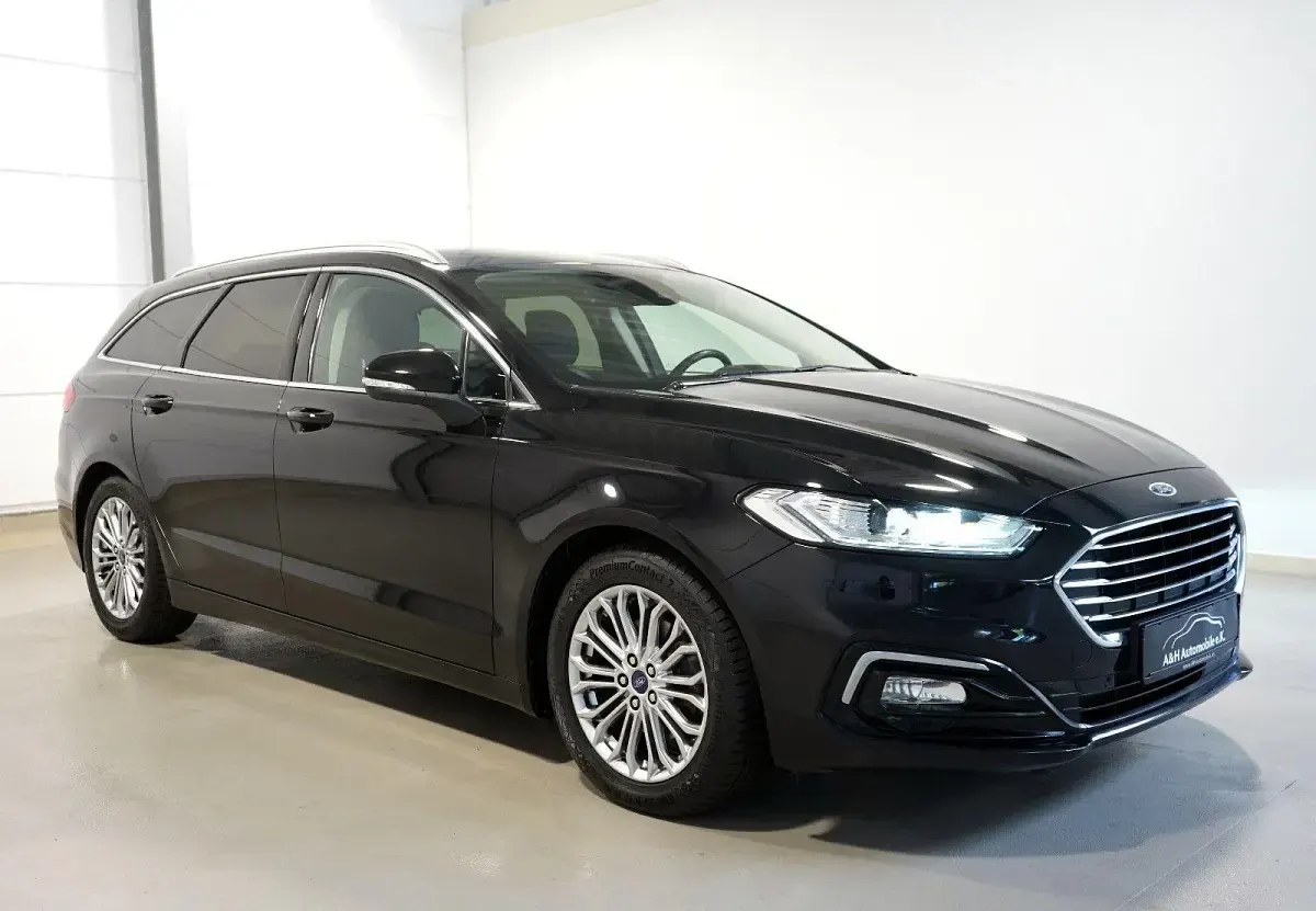 Gebraucht Ford Mondeo Titanium 150 PS (110 kW) 2021 Schwarz Kombi