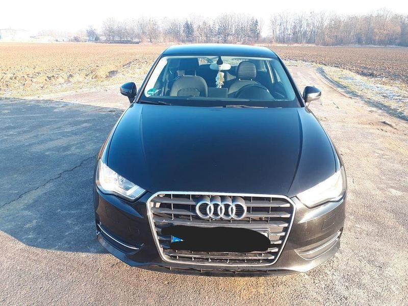 Gebraucht Audi A3 Attraction 105 PS (77 kW) 2013 Schwarz Limousine