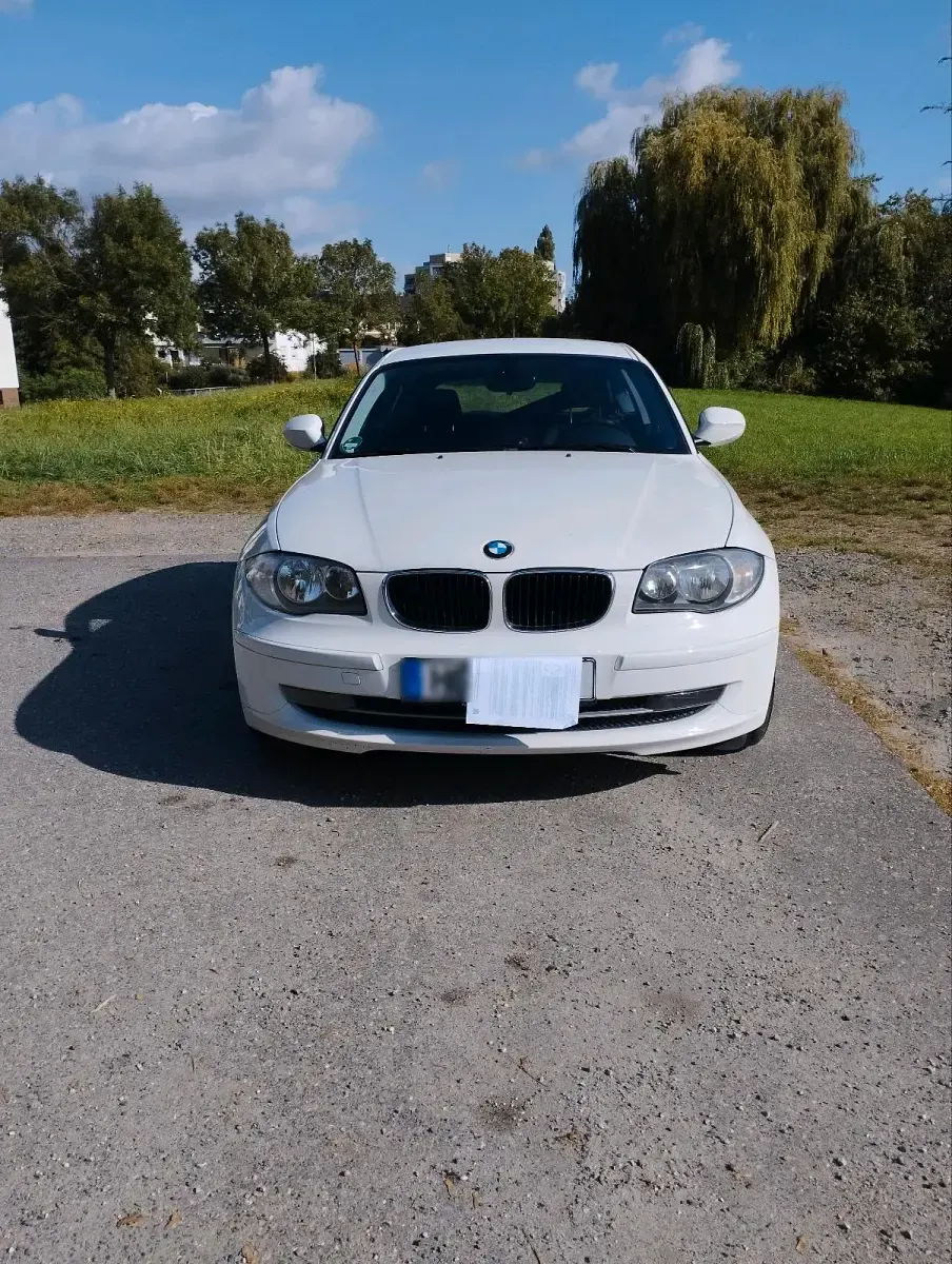 Usata BMW 116 122 CV (89 kW) 2012 Bianco Utilitaria