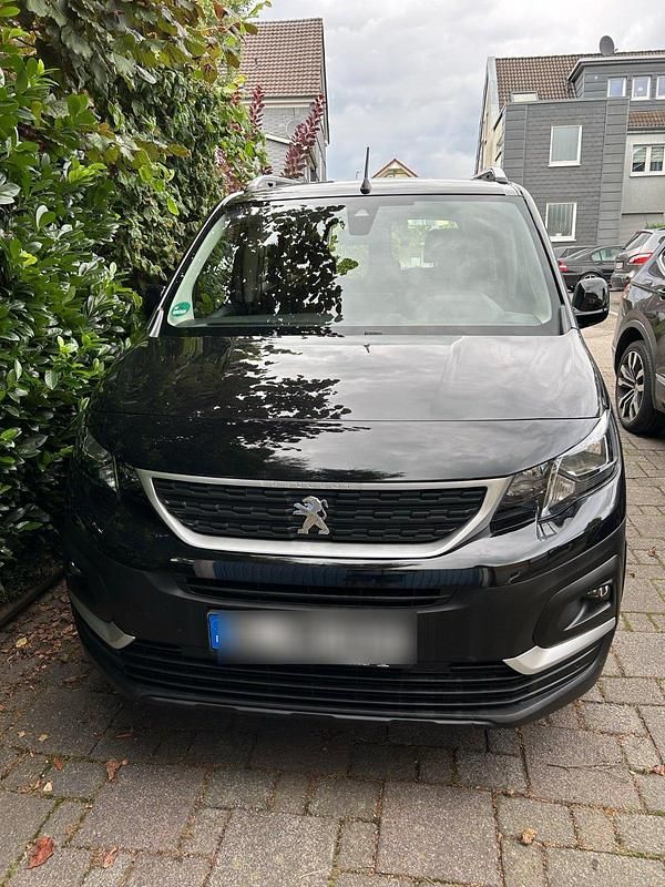 Schwarz Gebraucht 2020 Peugeot Rifter Van / Kleinbus | 18.000 € (Superpreis) - Bild 1/4