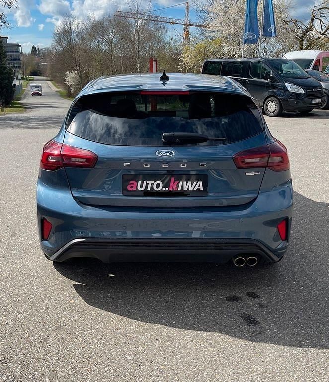 Gebraucht Ford Focus ST-Line X 125 PS (91 kW) 2023 Blau Limousine