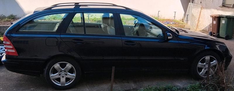 Second-hand Mercedes C180 Classic 143 CP (105 kW) 2007 Albastru Break