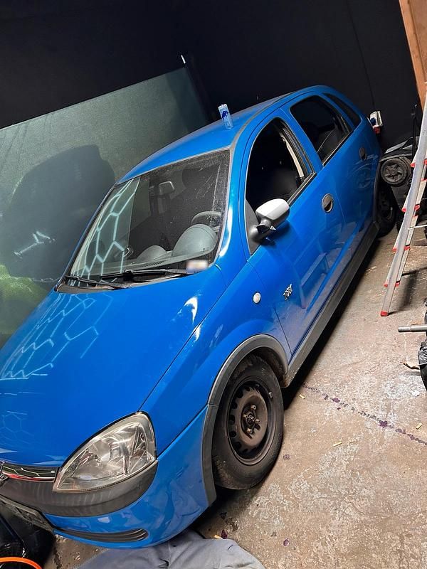 Second-hand Opel Corsa 75 CP (55 kW) 2003 Albastru Hatchback