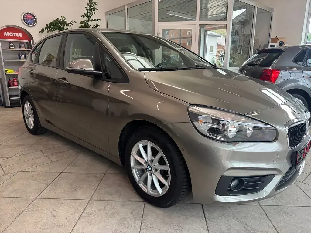 Gebraucht BMW 218 Active Tourer 136 PS (100 kW) 2014 Silber Van / Kleinbus