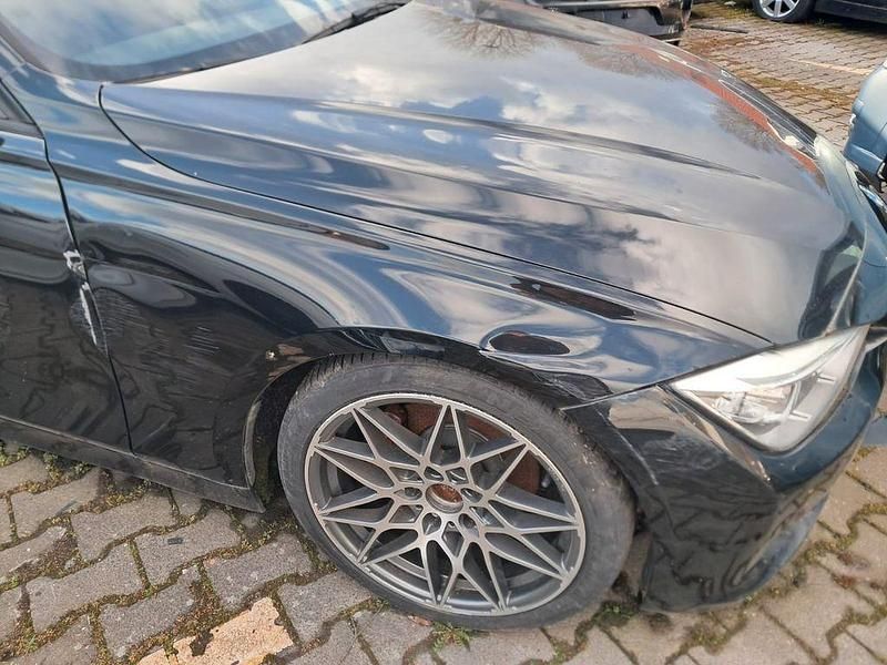 Gebraucht BMW 320 184 PS (135 kW) 2013 Schwarz Kombi