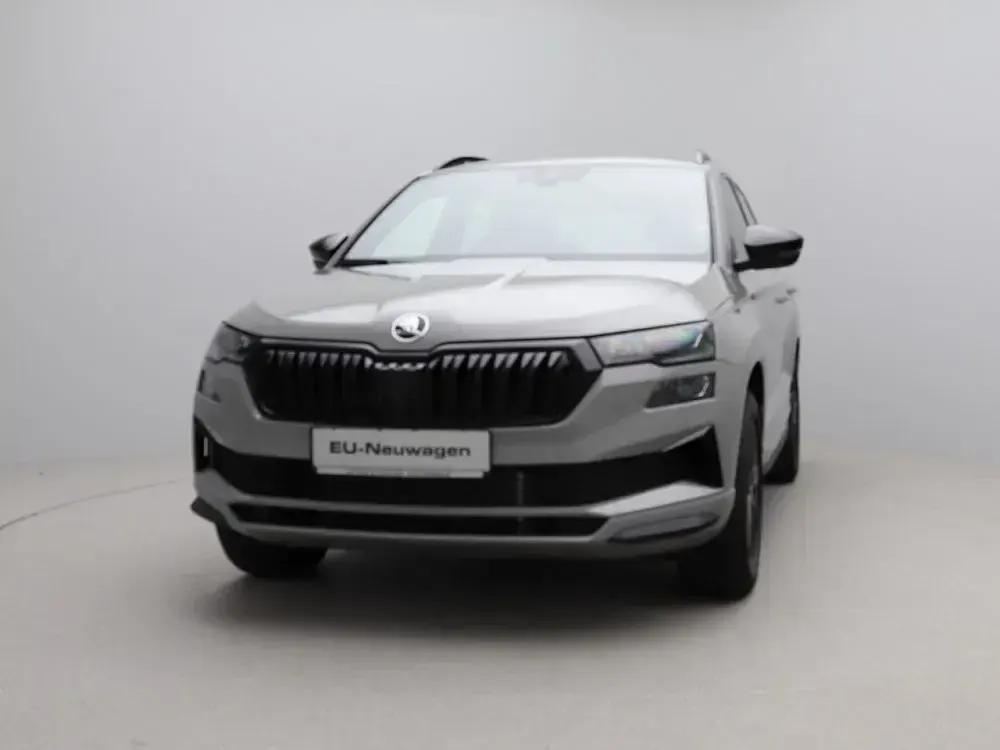 Neu Skoda Karoq SportLine 190 PS (139 kW) 2026 Grau SUV