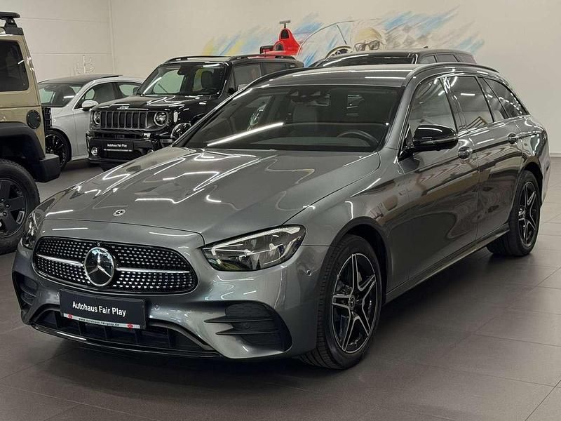 Gebraucht Mercedes E300 AMG 306 PS (225 kW) 2022 Selenitgrau Kombi