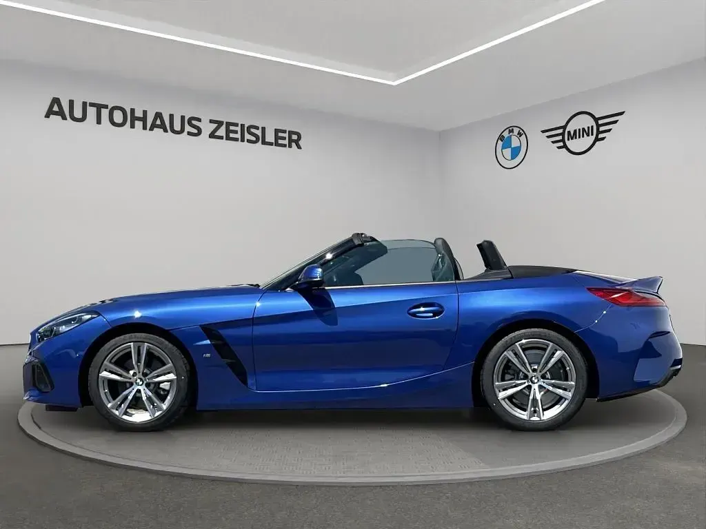Gebraucht BMW Z4 Sport Line 197 PS (144 kW) 2025 M portimao blau Cabrio