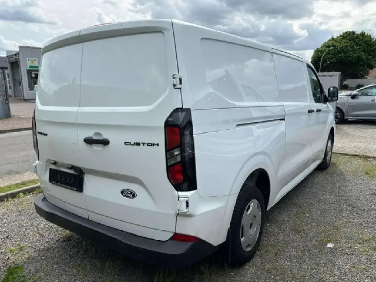 Usado Ford Transit Custom Trend 110 HP (80 kW) 2024 Branco Monovolume