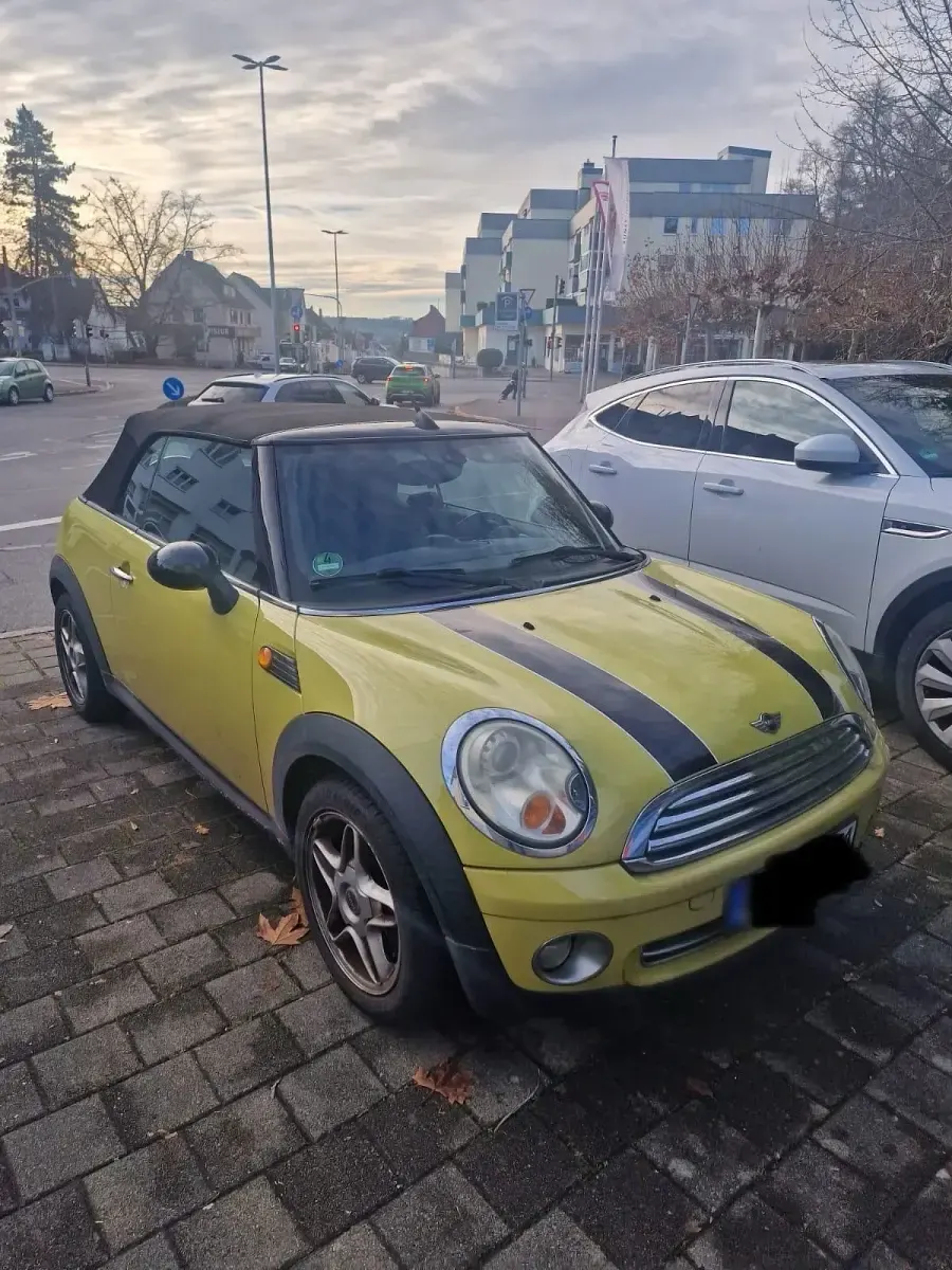 Usata Mini Cooper Cabriolet 120 CV (88 kW) 2009 Giallo Cabrio