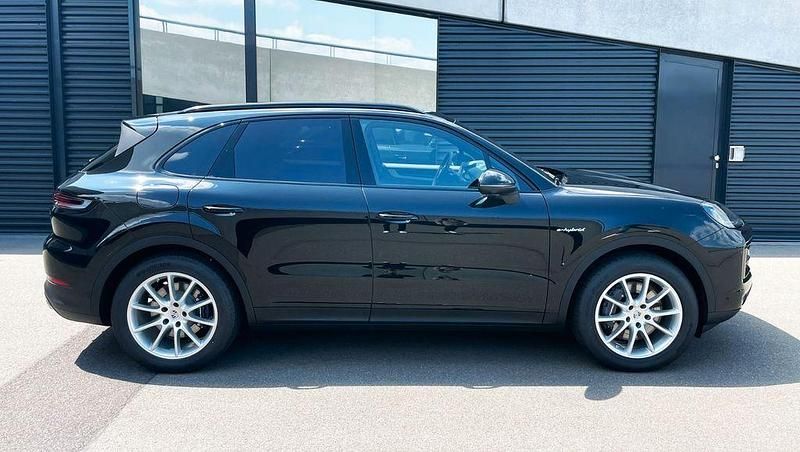 Gebraucht Porsche Cayenne 305 PS (224 kW) 2025 Schwarz SUV