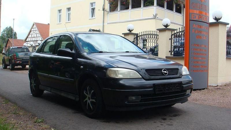 Schwarz Gebraucht 2001 Opel Astra Selection Limousine | 390 € (Superpreis) - Bild 1/4