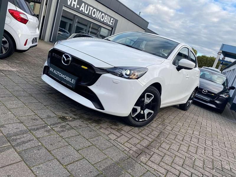 Arctic white (a4d) Gebraucht 2024 Mazda 2 Kleinwagen | 19.000 € (Fairer Preis) - Bild 1/4