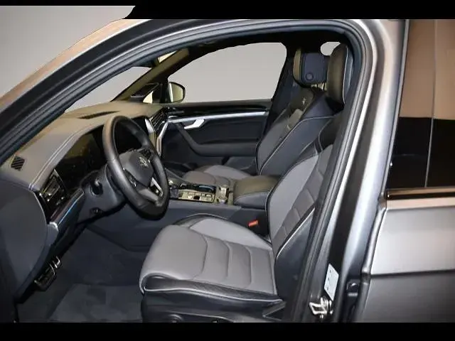 Gebraucht VW Touareg Style 286 PS (210 kW) 2025 Manufacturer SUV